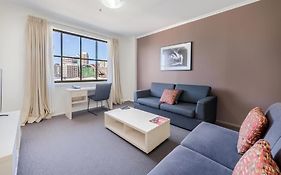 Oaks Sydney Goldsbrough Suites